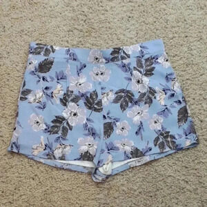 NWT GiGi Shorts lilac multicolored Size Large